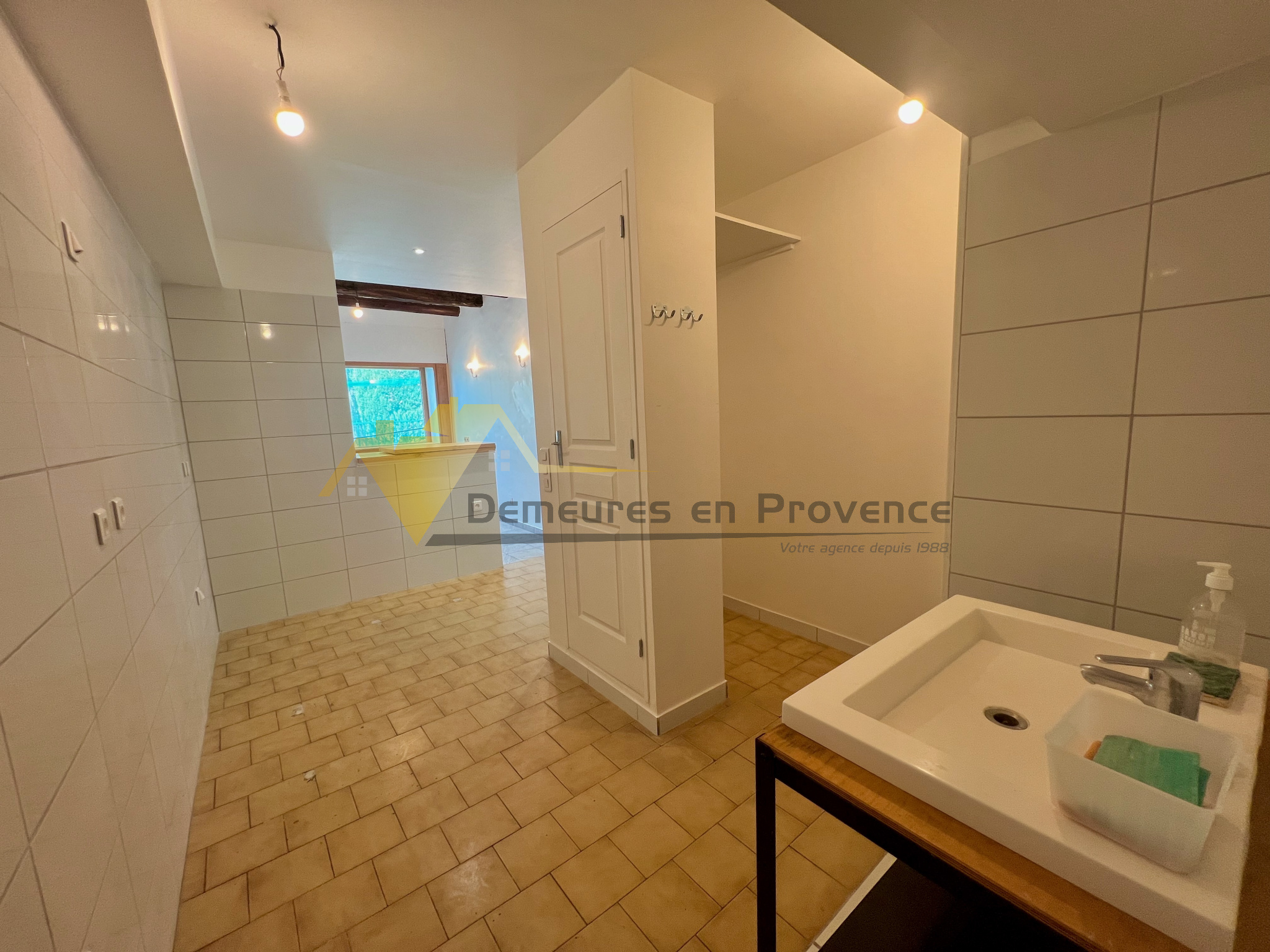 Image_5, Local professionnel, Vaison-la-Romaine, ref :584