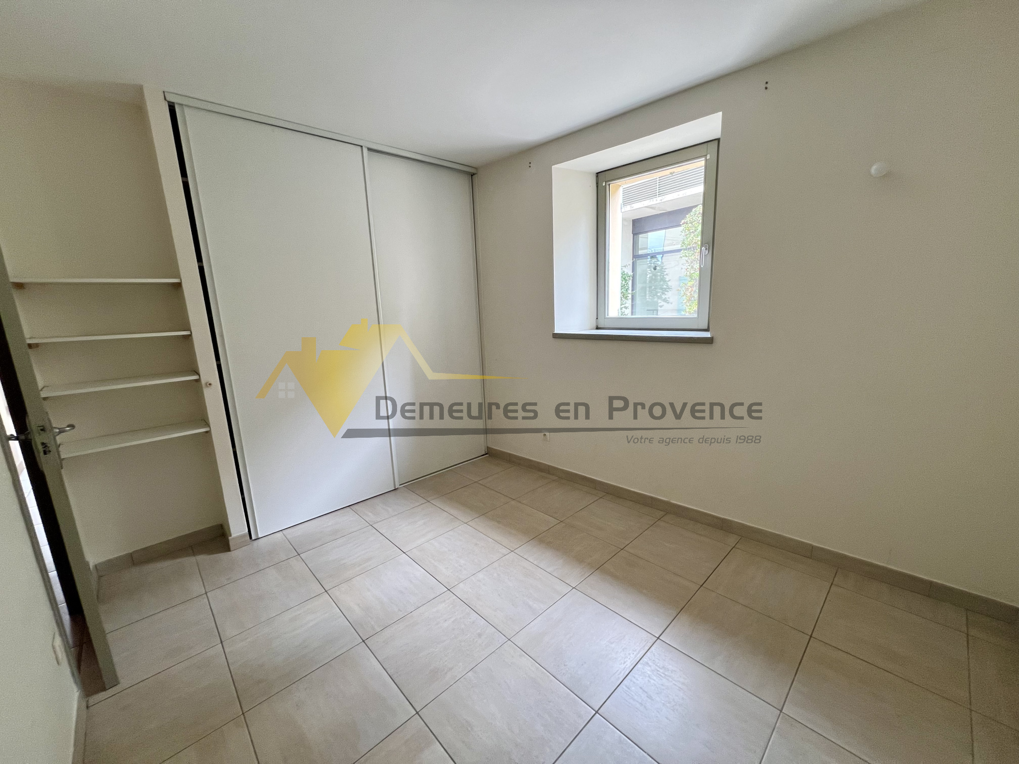 Image_23, Immeuble, Gigondas, ref :3030