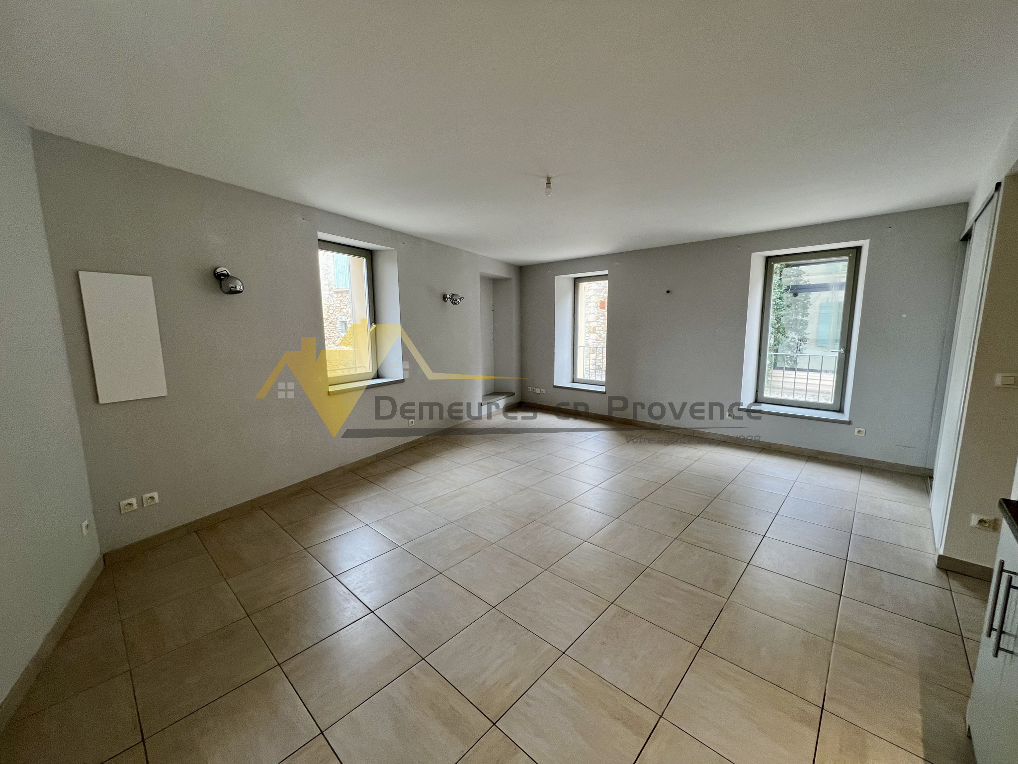 Image_20, Immeuble, Gigondas, ref :3030