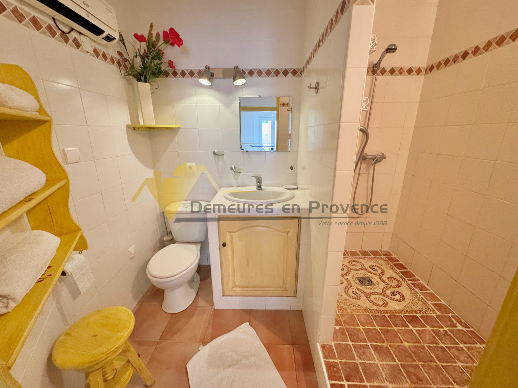 Image_39, Immeuble, Sablet, ref :3032