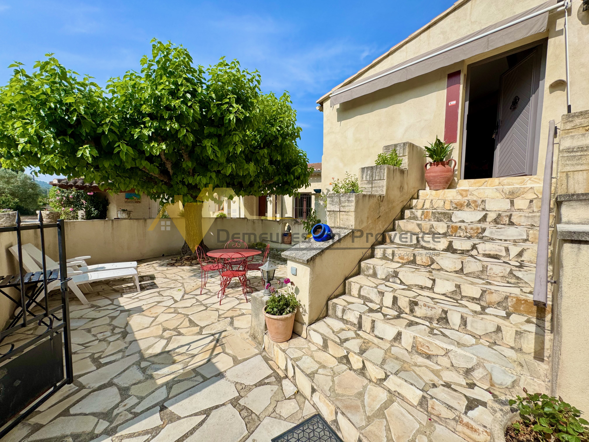 Image_33, Immeuble, Sablet, ref :3032
