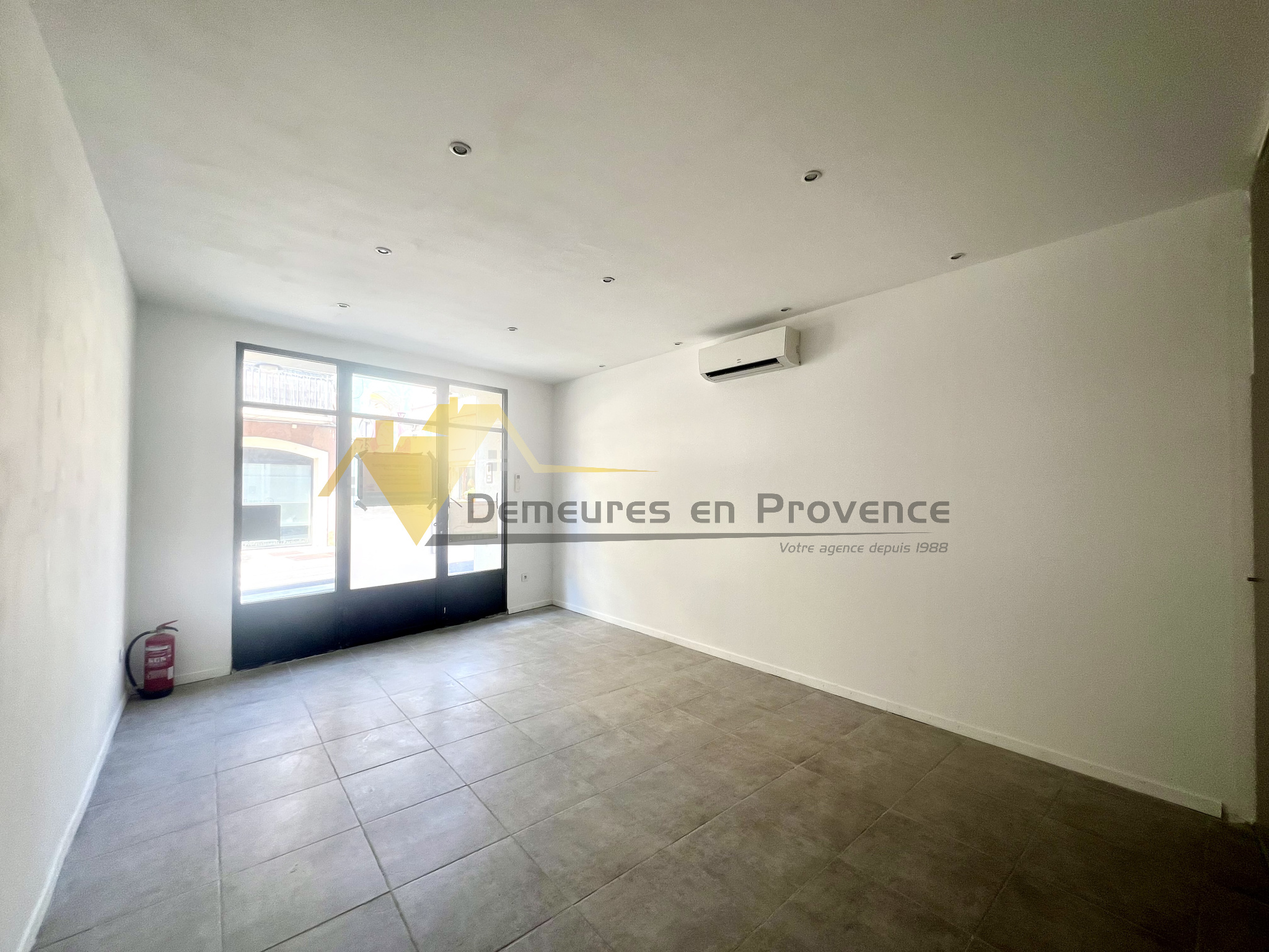 Image_2, Local commercial, Vaison-la-Romaine, ref :638