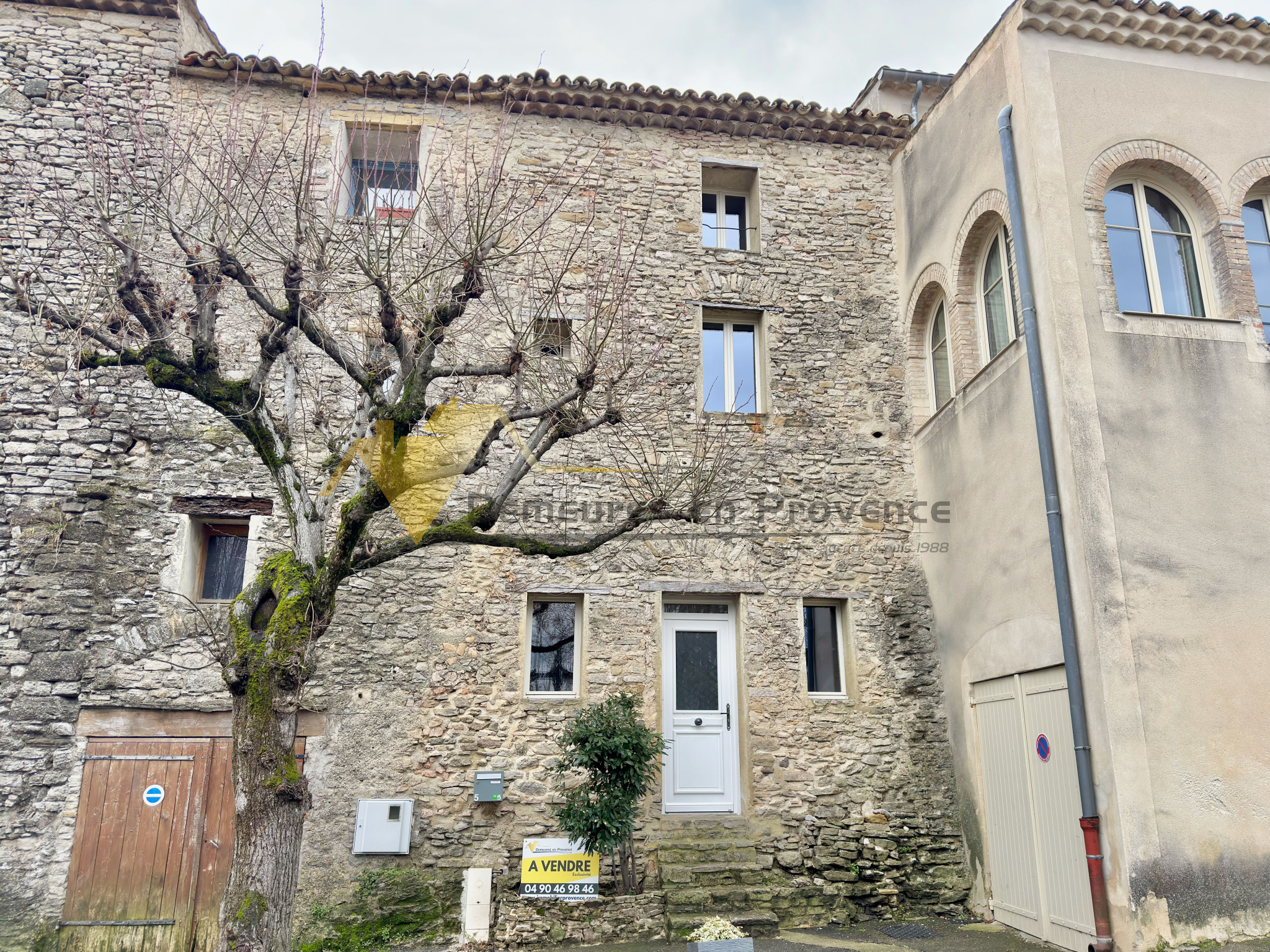 Maison de village 65 m2 Toiture neuve Patio Faucon